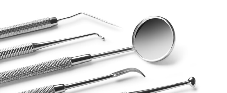 close-up picture of dental cleaning utensils